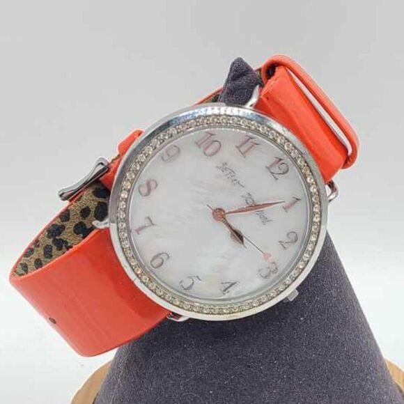 Betsey Johnson Multi Strap Red Watch missing additional Strap Working! - Picture 5 of 8